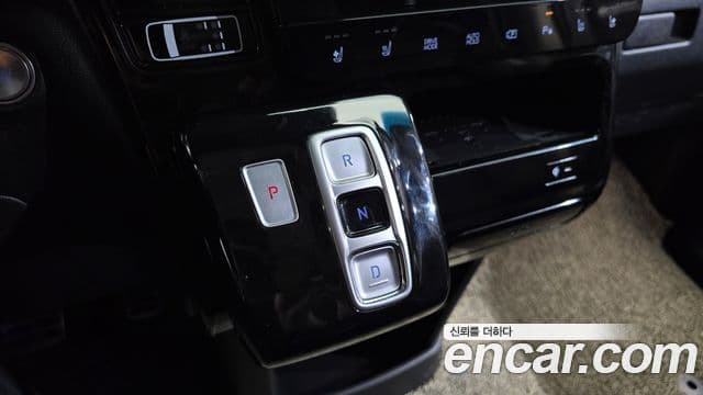 Hyundai Staria 2022 — Фото 9/20
