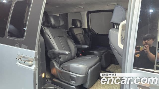 Hyundai Staria 2022 — Фото 11/20