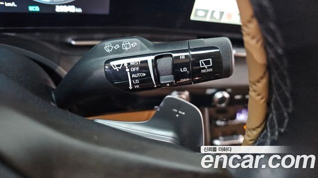 Kia Carnival 2023 — фото 17 из 20