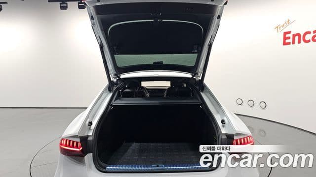 Audi A7 2023 — ფოტო 17/20