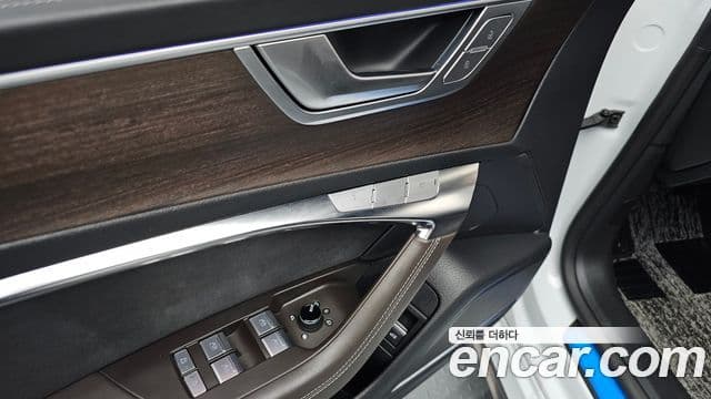 Audi A7 2023 — ფოტო 18/20