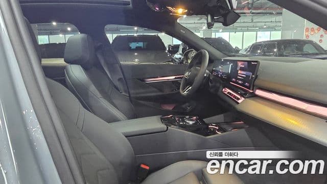 BMW 5 Series 2025 — ფოტო 5/11