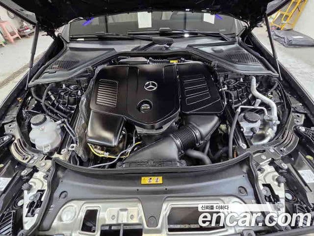 Mercedes-Benz E-Class 2025 — ფოტო 17/20