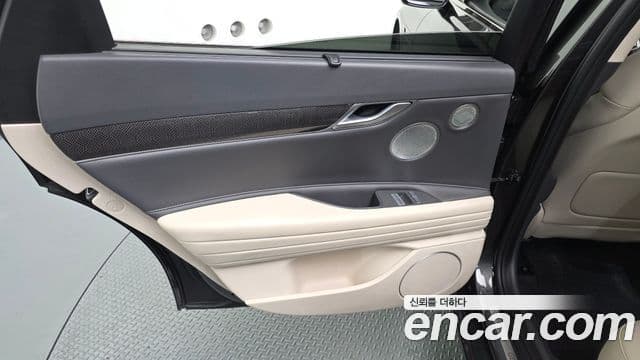 Genesis G80 2022 — Şəkil 34/36
