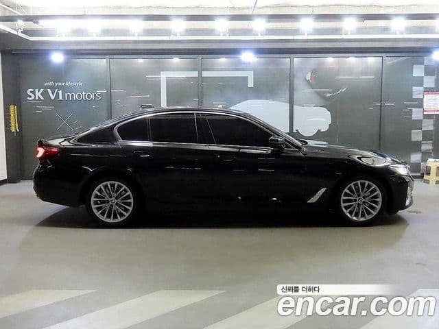 BMW 5 Series 2022 — Şəkil 2/20