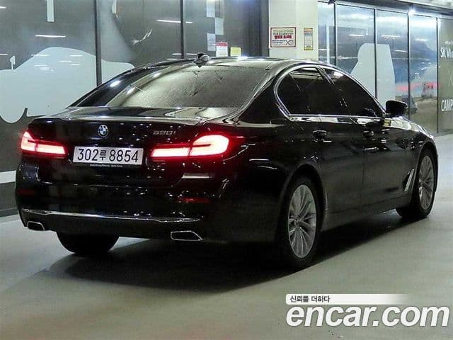 BMW 5 Series 2022 — Şəkil 3/20