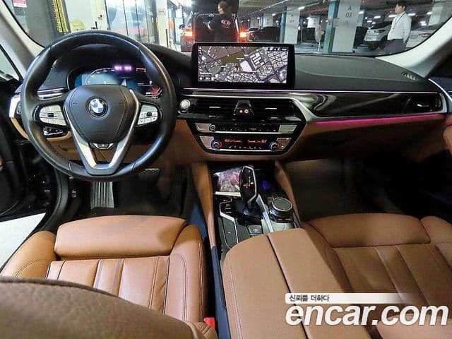 BMW 5 Series 2022 — Şəkil 8/20