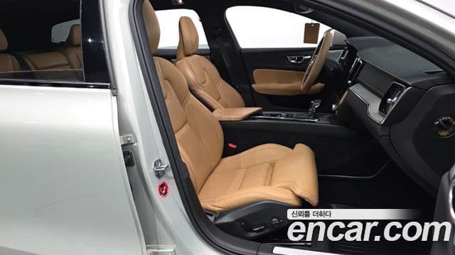 Volvo V60 Cross Country 2020 — ფოტო 11/20