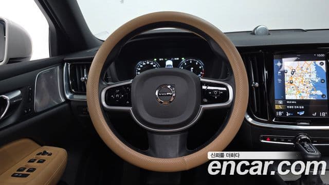 Volvo V60 Cross Country 2020 — ფოტო 13/20