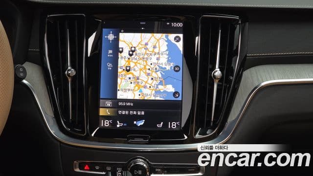 Volvo V60 Cross Country 2020 — фото 14 из 20