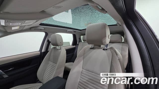 Land Rover Discovery Sport 2023 — ფოტო 6/20