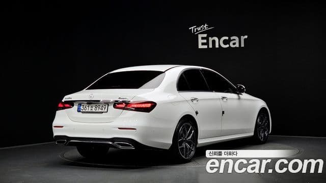 Mercedes-Benz E-Class 2022 — ფოტო 2/20