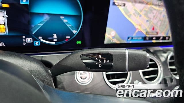 Mercedes-Benz E-Class 2022 — ფოტო 9/20