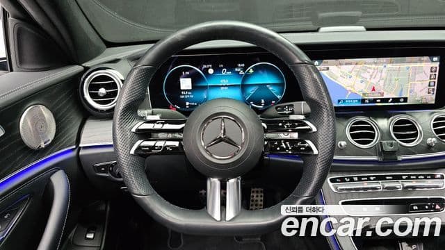 Mercedes-Benz E-Class 2022 — ფოტო 13/20