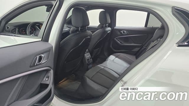 BMW 1 Series 2022 — Şəkil 12/20