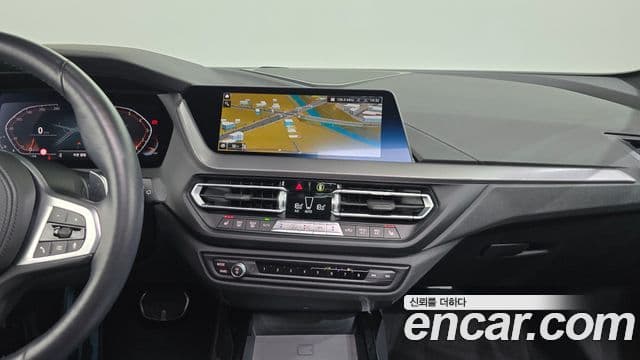 BMW 1 Series 2022 — Şəkil 13/20