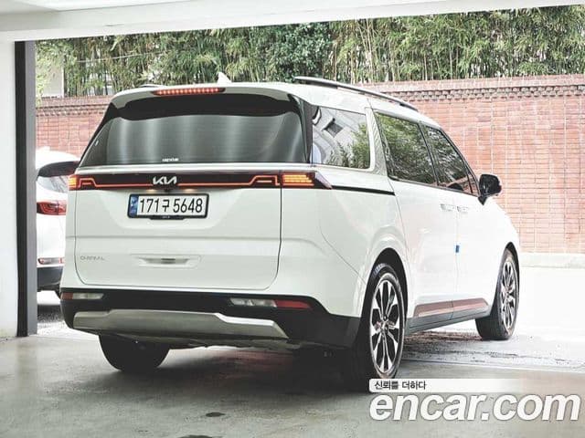 Kia Carnival 2023 — ფოტო 2/20