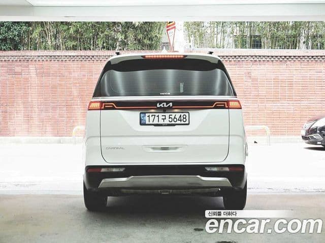 Kia Carnival 2023 — ფოტო 3/20