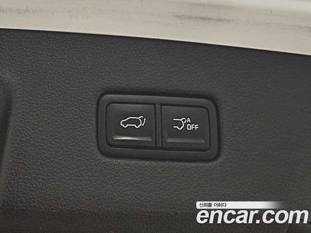Kia Carnival 2023 — ფოტო 5/20