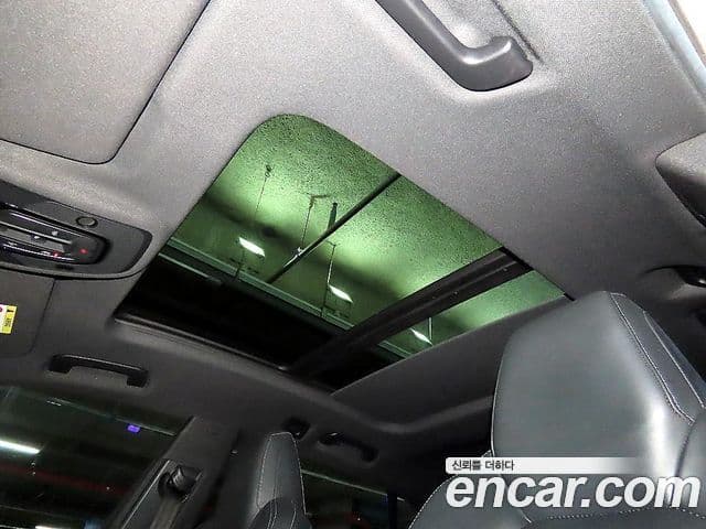 Audi Q7 2021 — Şəkil 14/20