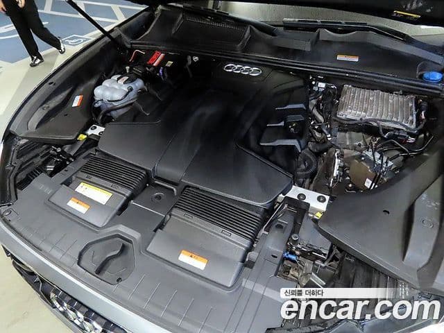 Audi Q7 2021 — Şəkil 19/20