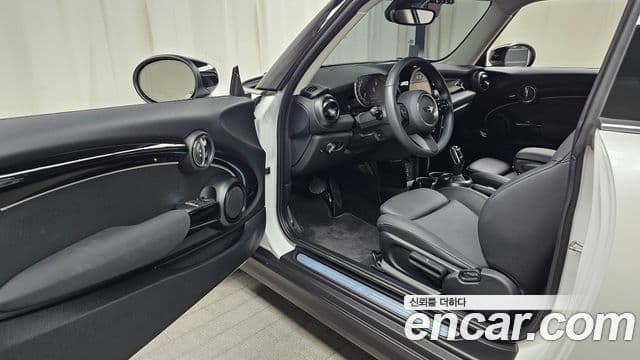 Mini Cooper 2023 — ფოტო 10/20