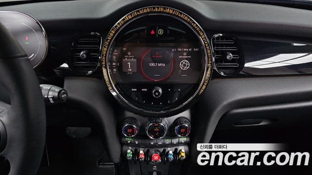 Mini Cooper 2023 — ფოტო 12/20