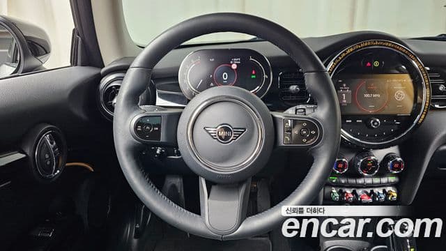 Mini Cooper 2023 — ფოტო 13/20