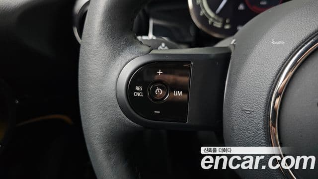 Mini Cooper 2023 — ფოტო 15/20