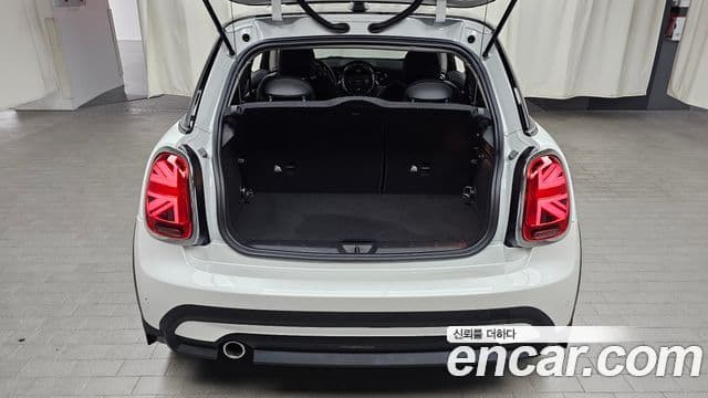 Mini Cooper 2023 — ფოტო 18/20