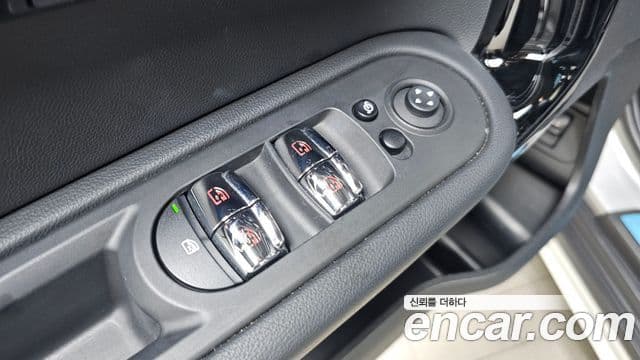 Mini Cooper Countryman 2023 — фото 20 из 20