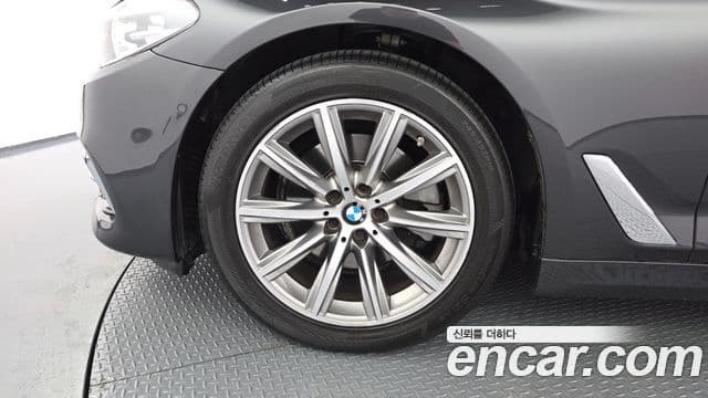 BMW 5 Series 2019 — Şəkil 5/20