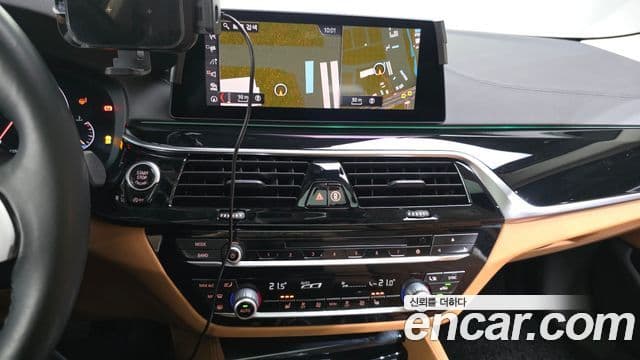 BMW 5 Series 2019 — Şəkil 14/20