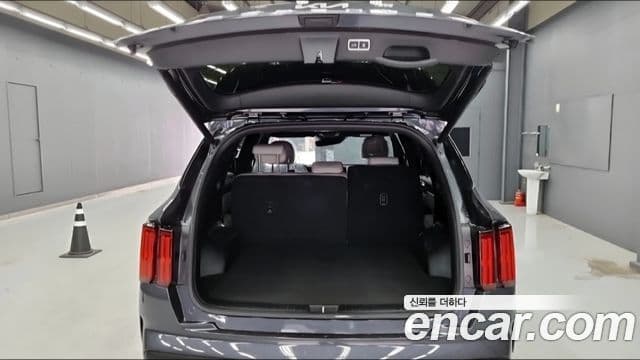 Kia Sorento 2022 — фото 17 из 18