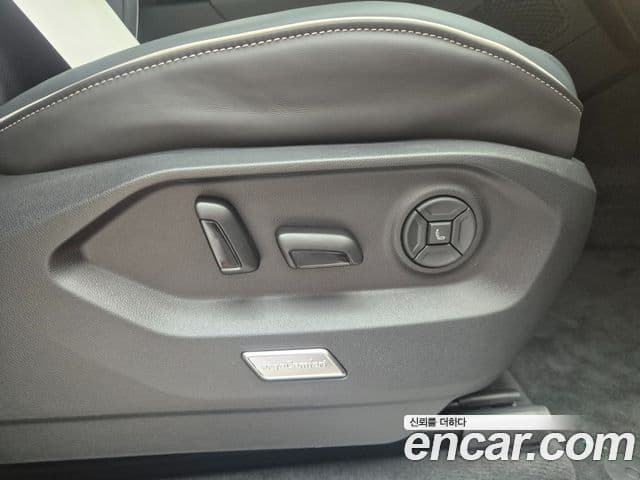 Volkswagen Touareg 2026 — ფოტო 15/19