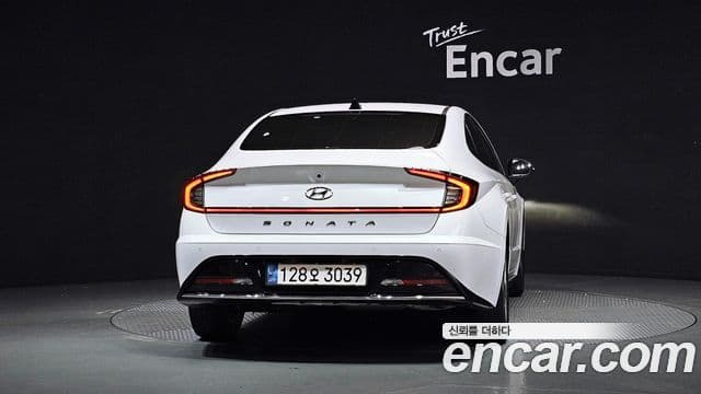 Hyundai Sonata 2021 — ფოტო 4/20