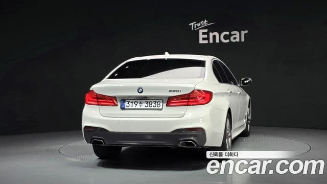 BMW 5 Series 2018 — ფოტო 4/20