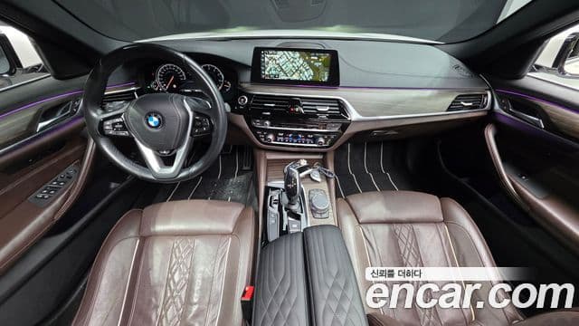 BMW 5 Series 2018 — ფოტო 7/20