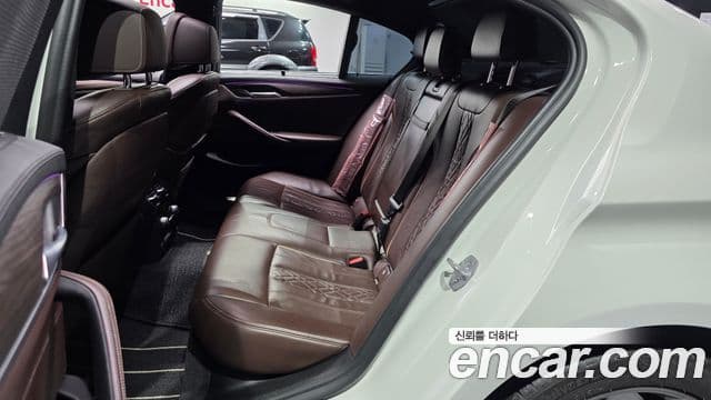 BMW 5 Series 2018 — ფოტო 11/20