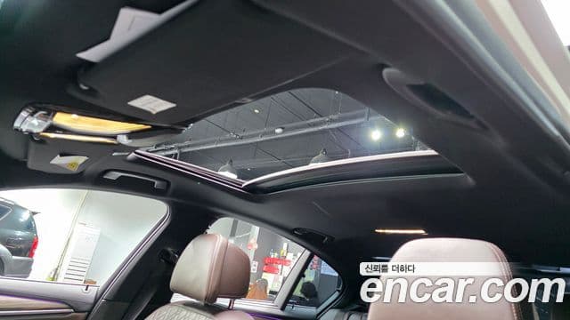 BMW 5 Series 2018 — ფოტო 20/20