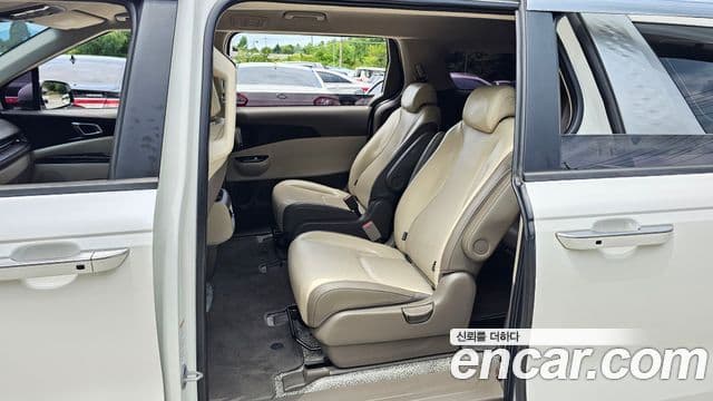 Kia Carnival 2022 — Şəkil 11/20