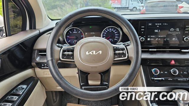 Kia Carnival 2022 — Şəkil 13/20