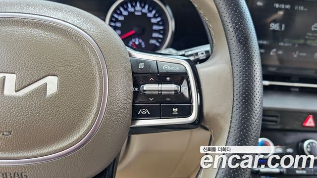 Kia Carnival 2022 — Şəkil 16/20