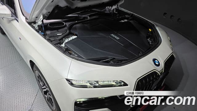 BMW i7 2024 — Photo 11/20