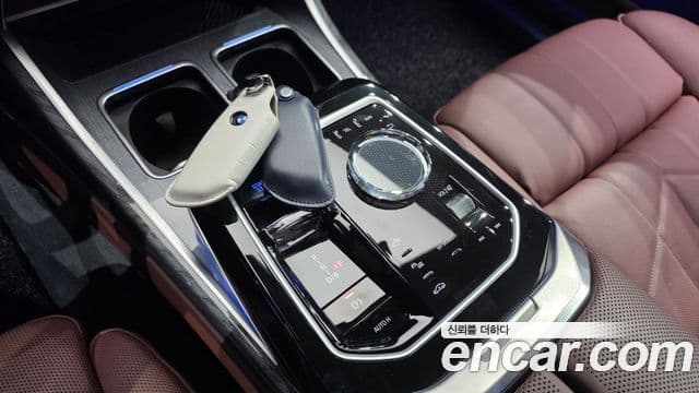 BMW i7 2024 — Photo 19/20