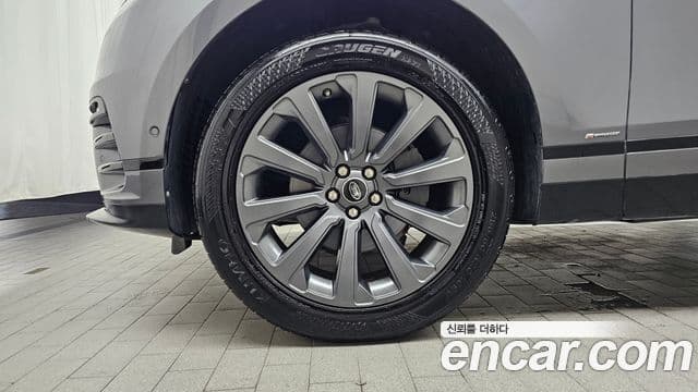 Land Rover Range Rover Velar 2019 — ფოტო 2/20