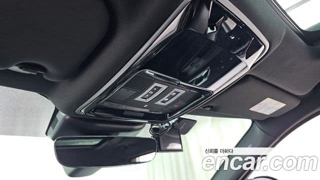 Land Rover Range Rover Velar 2019 — ფოტო 16/20