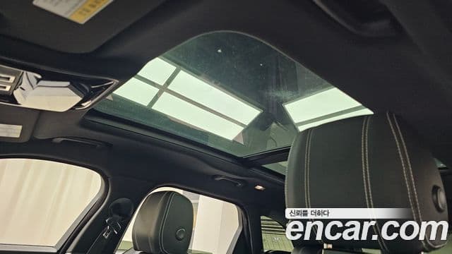 Land Rover Range Rover Velar 2019 — ფოტო 7/20