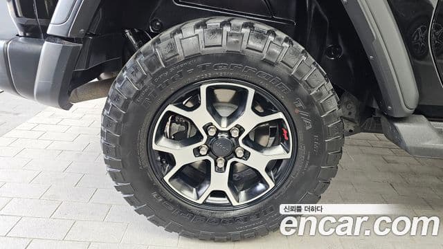 Jeep Wrangler 2020 — ფოტო 5/20