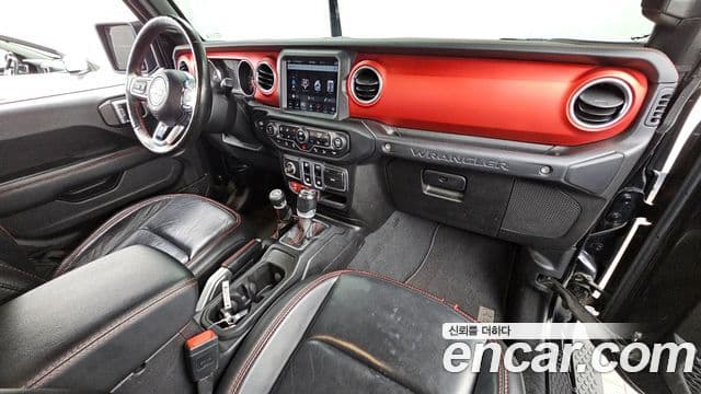 Jeep Wrangler 2020 — фото 7 из 20